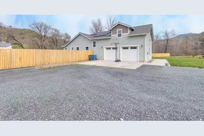 707 Wards Creek Road, Rogue River, OR 97537 - Photo 3