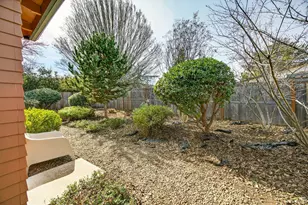 98 Dunn Cir, Ashland, OR 97520 - Photo 21