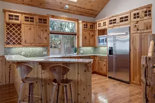 19407 Charleswood Ln, Bend, OR 97702 - Photo 7