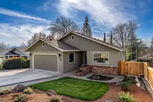 736 NE Oregon Ave, Grants Pass, OR 97526 - Photo 1