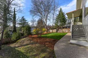 736 NE Oregon Ave, Grants Pass, OR 97526 - Photo 29