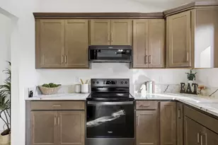 736 NE Oregon Ave, Grants Pass, OR 97526 - Photo 13