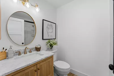 736 NE Oregon Avenue, Grants Pass, OR 97526 - Photo 23