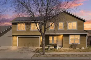 3433 SW Kalama Ave, Redmond, OR 97756 - Photo 1