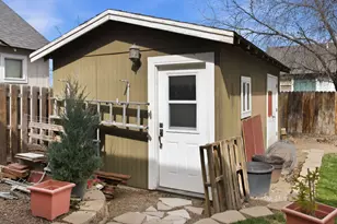 3433 SW Kalama Ave, Redmond, OR 97756 - Photo 19