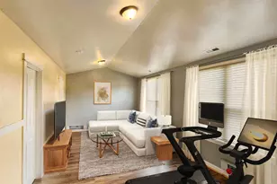 3433 SW Kalama Ave, Redmond, OR 97756 - Photo 7