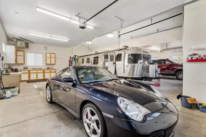 61275 Lane Knolls Court, Bend, OR 97702 - Photo 9