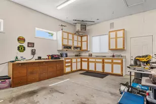 61275 Lane Knolls Ct, Bend, OR 97702 - Photo 59