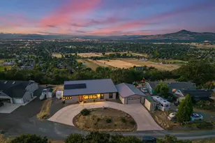 1873 Sundial Dr, Medford, OR 97501 - Photo 27