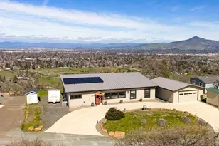 1873 Sundial Dr, Medford, OR 97501 - Photo 1