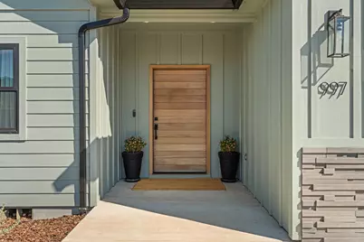 997 Arrowhead Trail, Eagle Point, OR 97524 - Photo 3