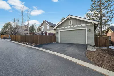 762 NW Mount Washington Drive, Bend, OR 97703 - Photo 43