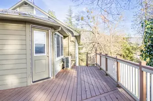 588 NW Scenic Dr, Grants Pass, OR 97526 - Photo 47