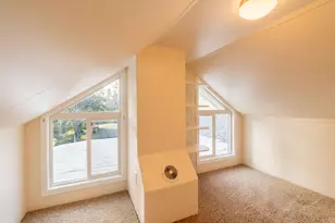 588 NW Scenic Dr, Grants Pass, OR 97526 - Photo 35