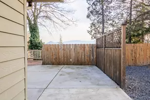 588 NW Scenic Dr, Grants Pass, OR 97526 - Photo 45