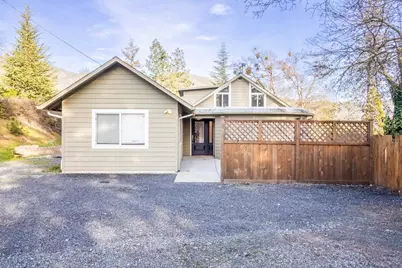 588 NW Scenic Drive, Grants Pass, OR 97526 - Photo 3