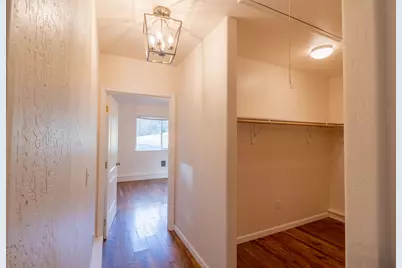 588 NW Scenic Drive, Grants Pass, OR 97526 - Photo 11