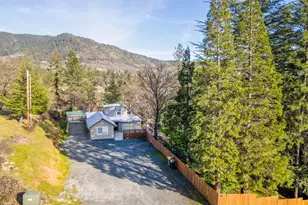 588 NW Scenic Dr, Grants Pass, OR 97526 - Photo 55