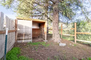 588 NW Scenic Dr, Grants Pass, OR 97526 - Photo 51