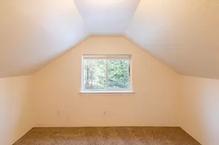 588 NW Scenic Dr, Grants Pass, OR 97526 - Photo 33