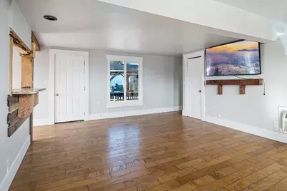 64900 Hunnell Road, Bend, OR 97703 - Photo 9