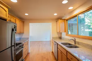 1277 Gardendale Ave, Medford, OR 97504 - Photo 11