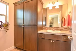 60956 Miles Ct, Bend, OR 97702 - Photo 15