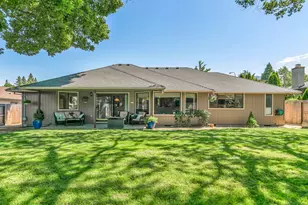 1869 Canyon Ave, Medford, OR 97504 - Photo 35