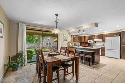 1869 Canyon Avenue, Medford, OR 97504 - Photo 11