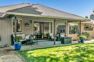 1869 Canyon Ave, Medford, OR 97504 - Photo 33