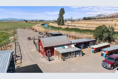 10403 Matney Way, Klamath Falls, OR 97603 - Photo 7