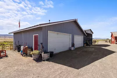 10403 Matney Way, Klamath Falls, OR 97603 - Photo 11