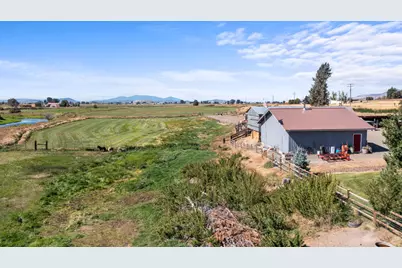 10403 Matney Way, Klamath Falls, OR 97603 - Photo 5