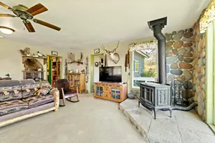 10403 Matney Way, Klamath Falls, OR 97603 - Photo 33