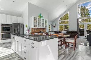 17168 Island Loop Way, Bend, OR 97707 - Photo 11