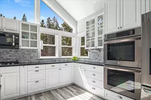 17168 Island Loop Way, Bend, OR 97707 - Photo 9