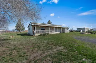 2748 NE Loucks Rd, Madras, OR 97741 - Photo 3