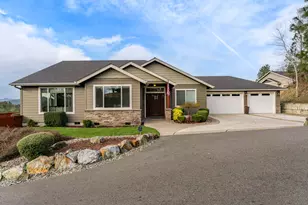 2351 Robertson Crest, Grants Pass, OR 97527 - Photo 1