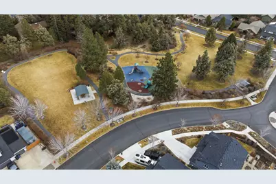 63264 NW Rossby Street, Bend, OR 97703 - Photo 29