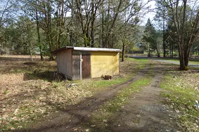 4704 Cloverlawn Drive, Grants Pass, OR 97527 - Photo 25