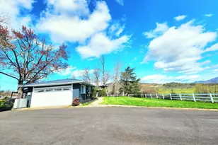 120 Hammel Rd, Eagle Point, OR 97524 - Photo 3