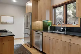 800 NW Archie Briggs Rd, Bend, OR 97703 - Photo 9