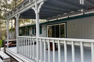 1284 Jaynes Dr, Grants Pass, OR 97527 - Photo 3