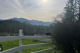 1284 Jaynes Dr, Grants Pass, OR 97527 - Photo 5