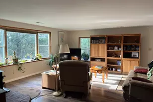 1284 Jaynes Dr, Grants Pass, OR 97527 - Photo 9