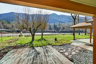 423 Fielder Ln, Rogue River, OR 97537 - Photo 5