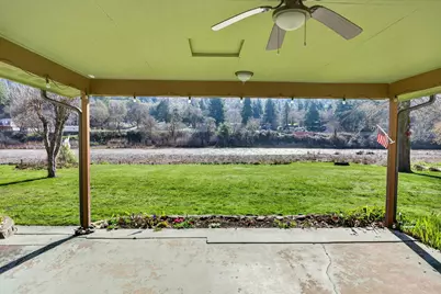 423 Fielder Lane, Grants Pass, OR 97526 - Photo 11