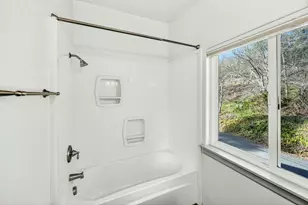 423 Fielder Ln, Grants Pass, OR 97526 - Photo 41