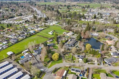 1422 Wineteer Lane, Grants Pass, OR 97527 - Photo 37