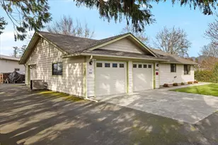 1422 Wineteer Ln, Grants Pass, OR 97527 - Photo 3